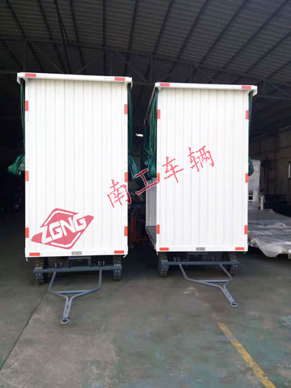 白色雨篷完美体育「中国」官方网站3I.jpg