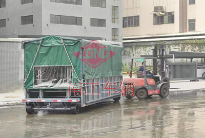 升降雨篷完美体育「中国」官方网站6I.jpg
