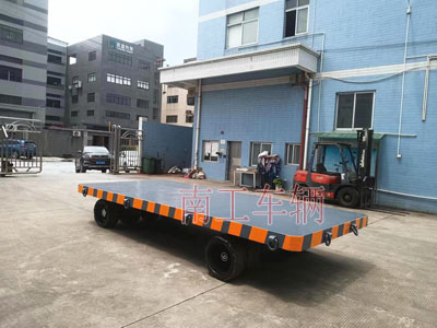 25吨重型工业完美体育「中国」官方网站全挂式牵引拖车底盘带牵引环3I.jpg