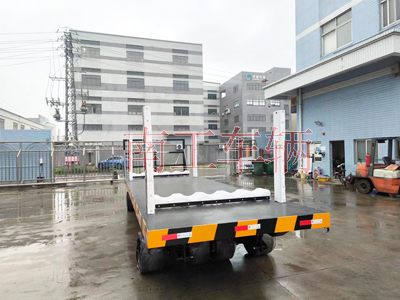 30T重型完美体育「中国」官方网站 带活动插装立柱工具拖车4I.jpg