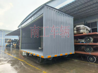 10吨箱式完美体育「中国」官方网站两侧带卷帘门1I.jpg