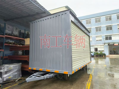 10吨箱式完美体育「中国」官方网站两侧带卷帘门I.jpg