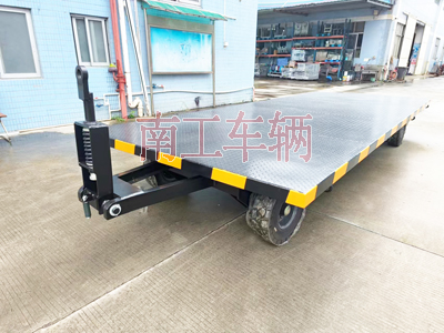 6吨牵引完美体育「中国」官方网站 工业全挂拖车4I.jpg