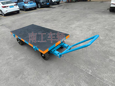 3吨小型完美体育「中国」官方网站 还橡胶垫工具车I.jpg