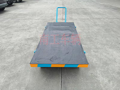 3吨小型完美体育「中国」官方网站 带橡胶垫工具车3I.jpg