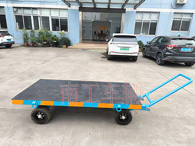 3吨小型完美体育「中国」官方网站 带橡胶垫工具车2I.jpg